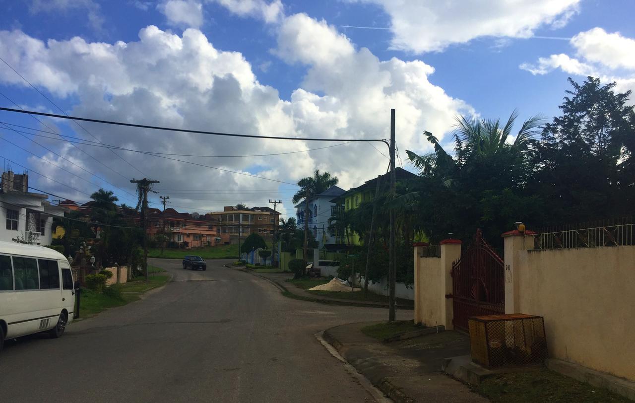 Yaad Hostel มอนเทโกเบย์ ภายนอก รูปภาพ
