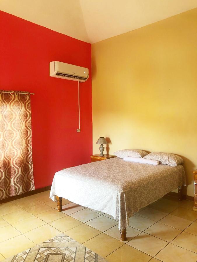 Yaad Hostel มอนเทโกเบย์ ภายนอก รูปภาพ
